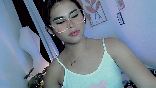 Snapshot of PrettyBlythes_TS chatting on 05.27.26 PrettyBlythes TS online show from 05.27.26