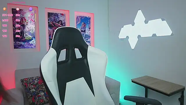 Snapshot of NicoleCrawft chatting on 09.09.25 NicoleCrawft online show from 09.09.25