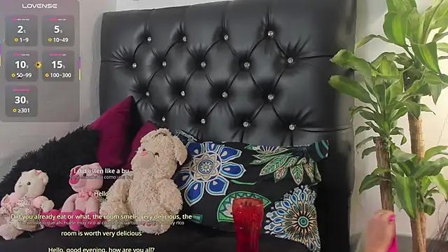 Snapshot of Britney_Rose chatting on 10.09.25 Britney Rose online show from 10.09.25