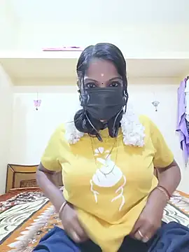 Snapshot of Tamil_Ishu chatting on 07.08.26 Tamil Ishu online show from 07.08.26