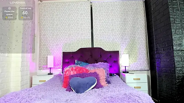 Snapshot of Zamara_Kleii chatting on 11.19.25 Zamara Kleii online show from 11.19.25