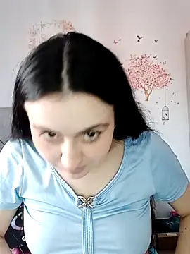 Snapshot of MillyDulce_ chatting on 10.26.25 MillyDulce  online show from 10.26.25