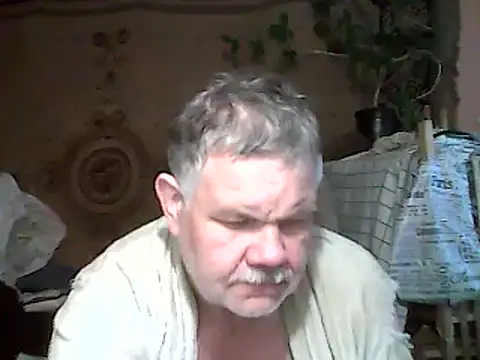 Snapshot of A1B3- chatting on 10.26.25 A1B3- online show from 10.26.25