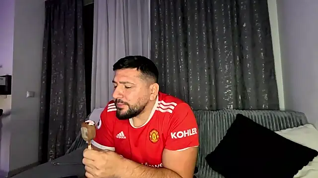 Gold Alpha Boy online show from 09.29.25