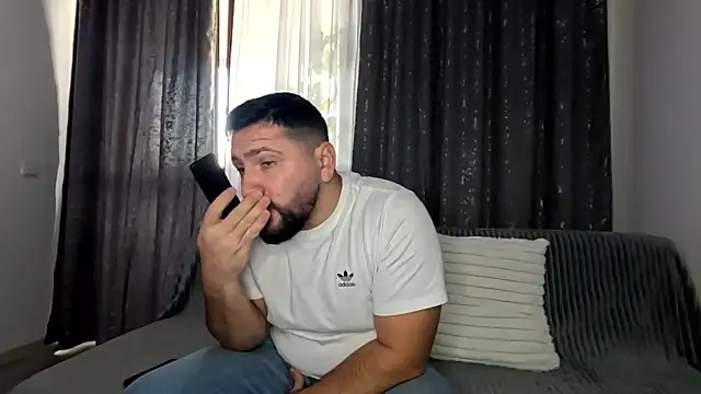 Gold Alpha Boy online show from 10.28.25