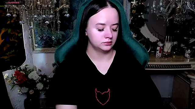 Snapshot of LaraBenson_ chatting on 01.15.26 LaraBenson online show from 01.15.26