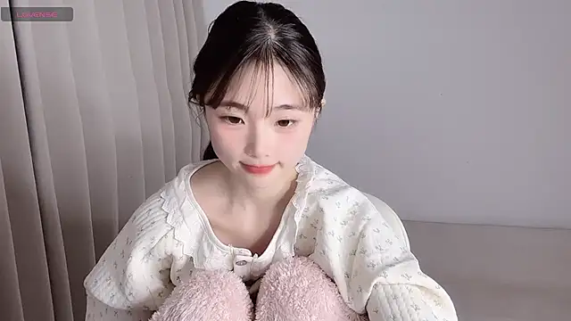 Snapshot of gougou77 chatting on 12.16.25 gougou77 online show from 12.16.25