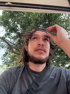 Snapshot of Luxx_14 chatting on 11.20.25 Luxx 14 online show from 11.20.25