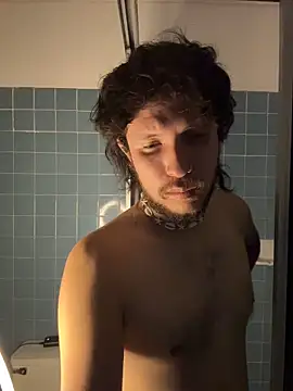 Snapshot of Luxx_14 chatting on 12.22.25 Luxx 14 online show from 12.22.25