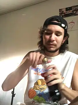 Snapshot of Luxx_14 chatting on 03.13.26 Luxx 14 online show from 03.13.26