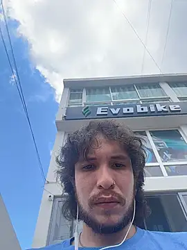 Snapshot of Luxx_14 chatting on 03.19.26 Luxx 14 online show from 03.19.26