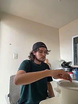 Snapshot of Luxx_14 chatting on 03.21.26 Luxx 14 online show from 03.21.26