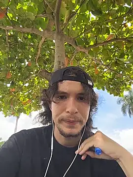 Snapshot of Luxx_14 chatting on 04.02.26 Luxx 14 online show from 04.02.26