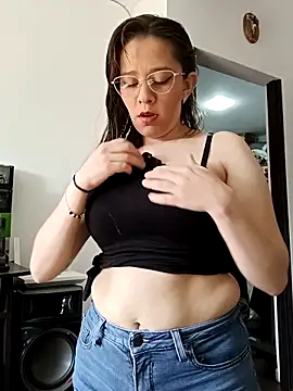 Isabella5 Brown  online show from 11.07.25