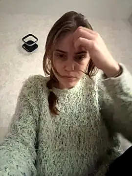 Snapshot of Delilah_Leila chatting on 11.10.25 Delilah Leila online show from 11.10.25