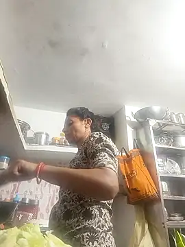 Snapshot of ISHANI-SINGH chatting on 02.24.26 ISHANI-SINGH online show from 02.24.26