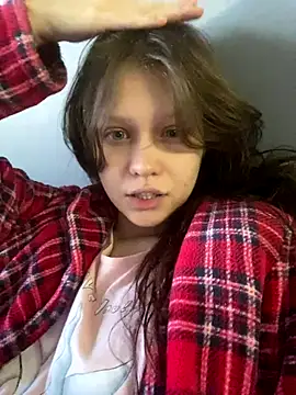 Snapshot of Lunliss chatting on 09.24.25 Lunliss online show from 09.24.25