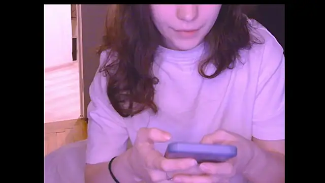 Snapshot of Lunliss chatting on 05.15.26 Lunliss online show from 05.15.26