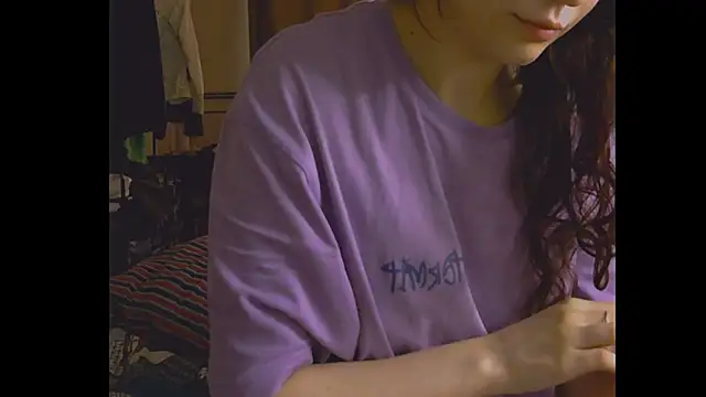Snapshot of Lunliss chatting on 07.19.26 Lunliss online show from 07.19.26