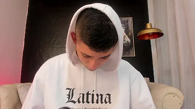 Snapshot of Mathewboy1 chatting on 09.17.25 Mathewboy1 online show from 09.17.25