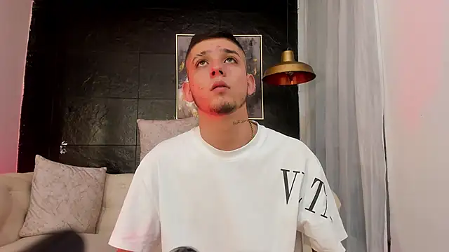 Snapshot of Mathewboy1 chatting on 10.01.25 Mathewboy1 online show from 10.01.25