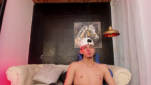 Snapshot of Mathewboy1 chatting on 10.05.25 Mathewboy1 online show from 10.05.25