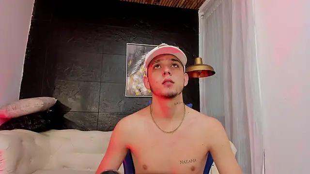 Snapshot of Mathewboy1 chatting on 10.06.25 Mathewboy1 online show from 10.06.25