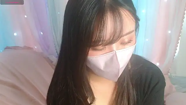 Snapshot of YUMI_T chatting on 11.02.25 YUMI T online show from 11.02.25