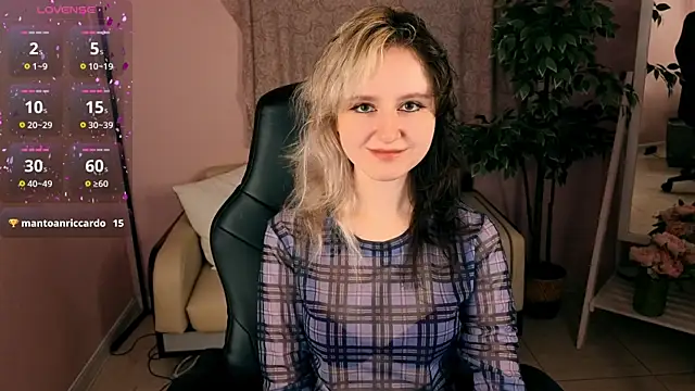 Snapshot of girl_next_doorr chatting on 07.05.26 girl next doorr online show from 07.05.26