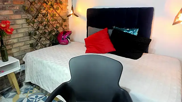 Lia Blake  online show from 02.20.26