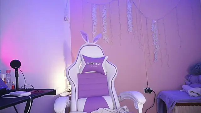 Violet moon24 online show from 11.21.25