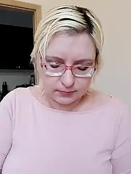 VikaKing online show from 10.24.25