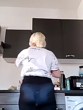 VikaKing online show from 10.30.25