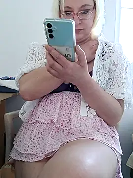 VikaKing online show from 12.15.25