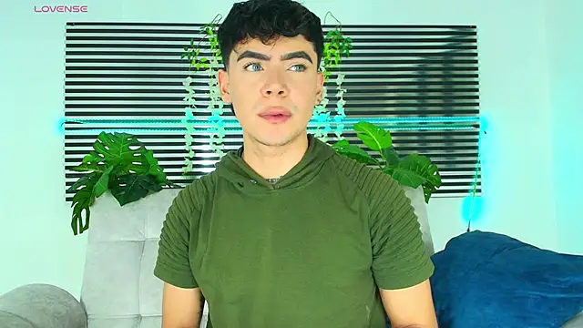 CamiiGuzmanX online show from 01.14.26