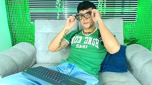 CamiiGuzmanX online show from 03.18.26