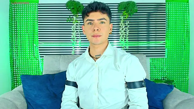 CamiiGuzmanX online show from 03.20.26