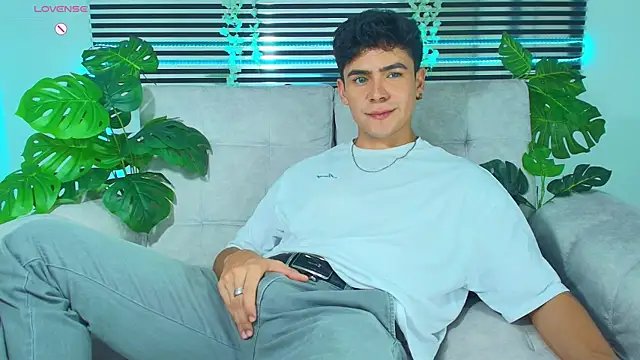 CamiiGuzmanX online show from 04.08.26