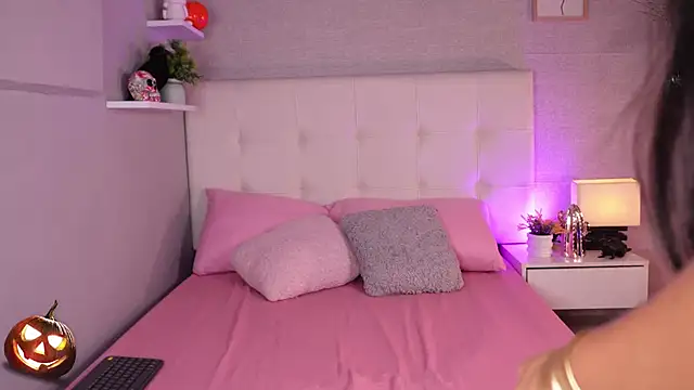 barbaramarmol online show from 10.31.25