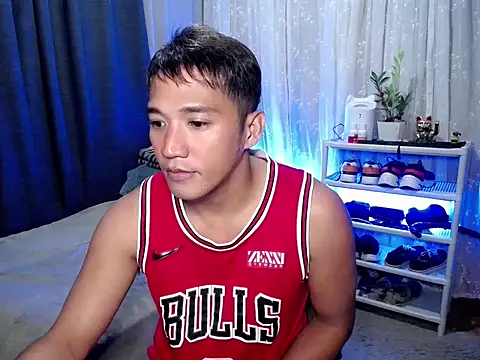 Snapshot of WildhunterMark chatting on 07.31.26 WildhunterMark online show from 07.31.26