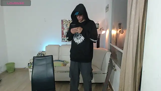 Thomasjons  online show from 04.21.26