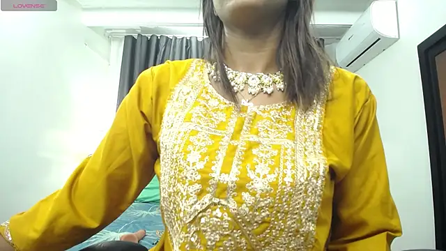 kairadayamai online show from 04.13.26