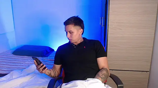 valentinosex1 online show from 02.27.26