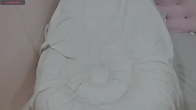 Snapshot of Alina_MissAsian chatting on 10.28.25 Alina MissAsian online show from 10.28.25