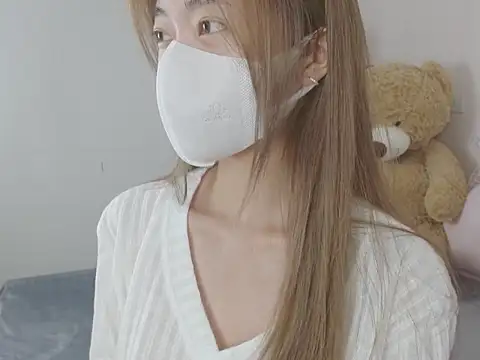 Snapshot of Alina_MissAsian chatting on 12.16.25 Alina MissAsian online show from 12.16.25