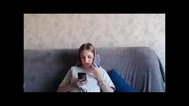 HitGyrl online show from 09.20.25