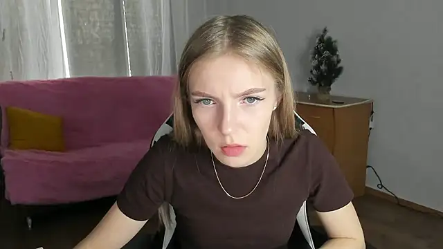 HitGyrl online show from 01.12.26