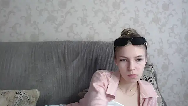 HitGyrl online show from 05.28.26