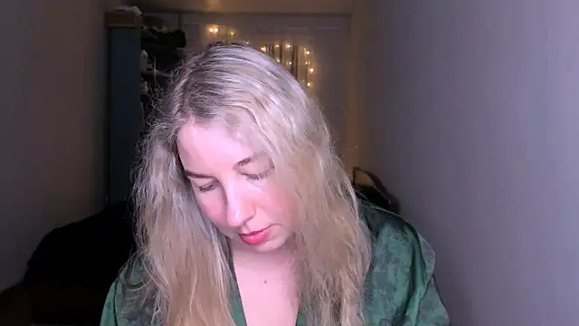 Snapshot of NancySanders chatting on 04.24.26 NancySanders online show from 04.24.26