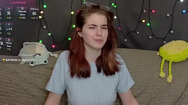 Snapshot of ElzaBlis chatting on 12.21.25 ElzaBlis online show from 12.21.25